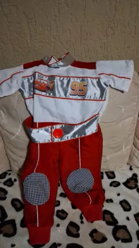 Macacão de carro Mcqueen 