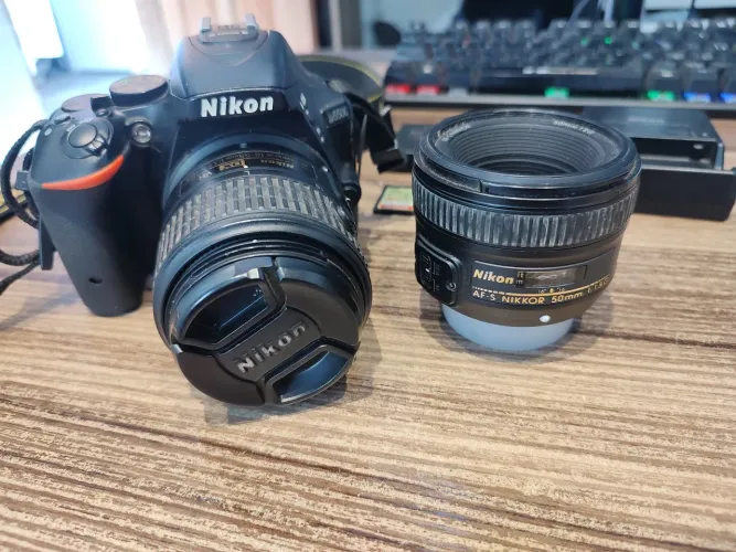 Kit Câmera Nikon D5500 + lente 18-55+ Lente 50mm f1.8 + duas baterias+ dois cartões