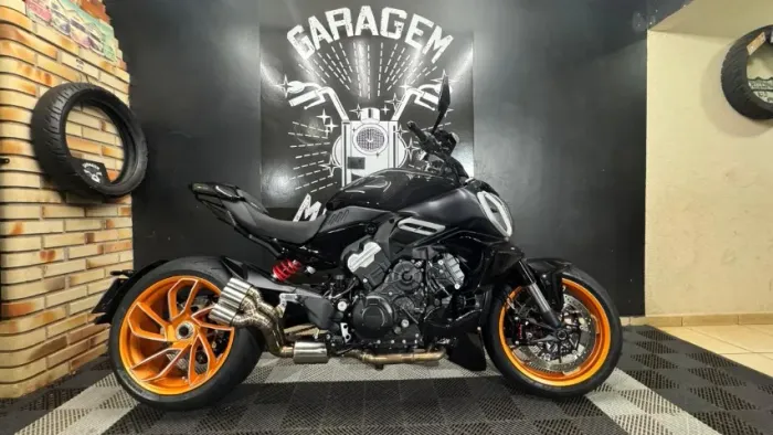 DUCATI DIAVEL V4 1158 2024