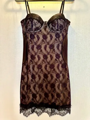 Vestido de renda preto - tamanho M