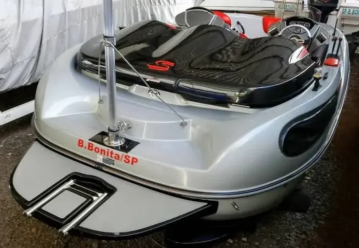 Jet boat Ayrton Senna edição limited 2006baixei valor pra vender 