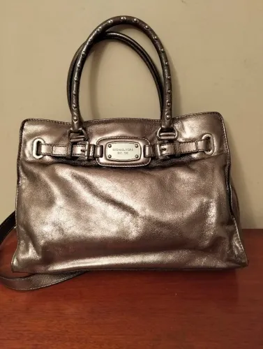 Bolsa Michael Kors Original em couro metalizado