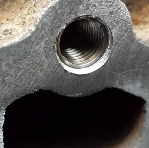 Conserto reparação de roscas Colocação de inserto rosca postiça helicoil 