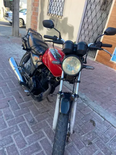 Vendo moto Titan 2001