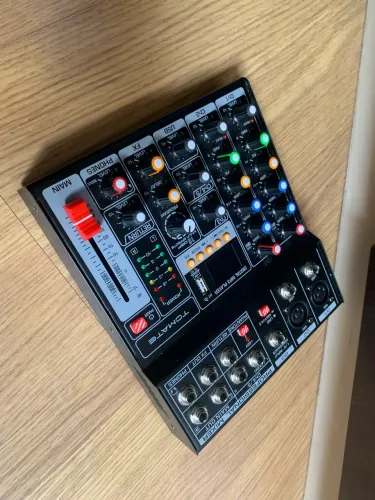 mesa de som profissional mixer efeitos 5 canais mod. TYT 005 tomate