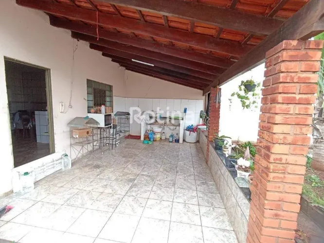 Casa à venda, 3 quartos, Santa Mônica - Uberlândia/MG - Rotina Imobiliária