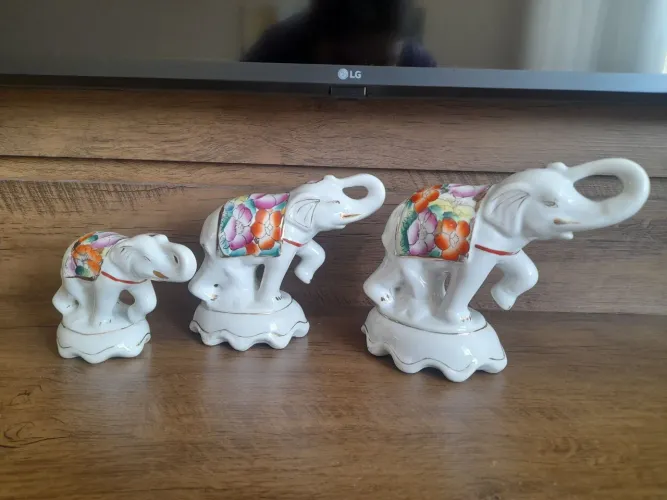 Conjunto de Elefantes de Porcelana Decorativos