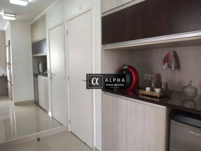 Sala para vender no centro da Penha com móveis planejados