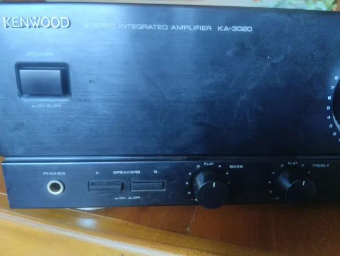 Amplificador Integrado Kenwood KA-3020