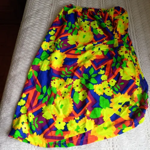 2  saias e 1  vestido