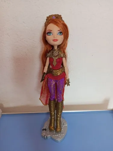Ever After High Holly Dragon Games
