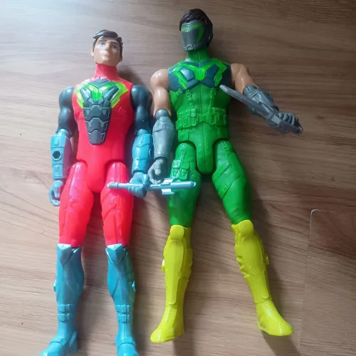Boneco Max Steel