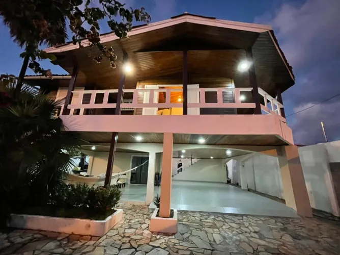 CASA COM 7 QUARTOS (ALUGUEL POR TEMPORADA)