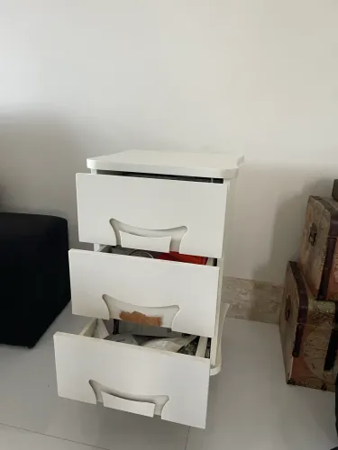 Gaveteiro em madeira