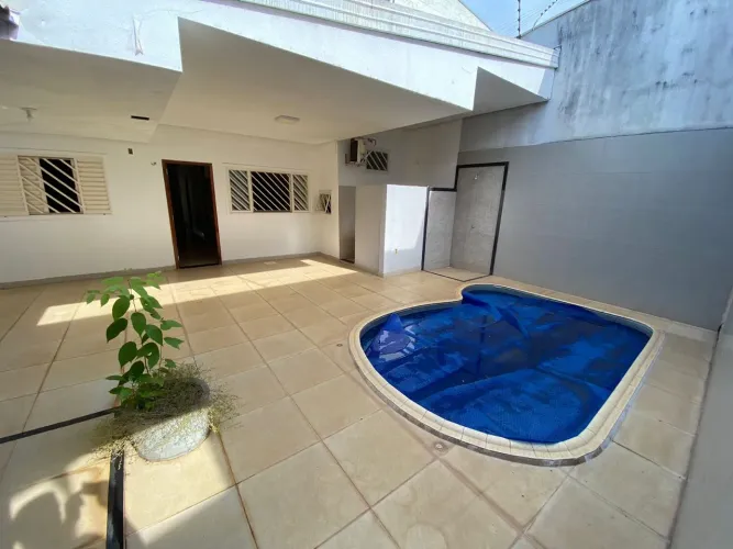 PARAUAPEBAS - VENDE Casa c/ PISCINA, 4 quartos, 254 m² - B. Amazônia