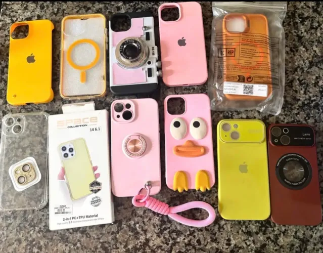 Vendo 11 capas novas e semi novas do iphone 14 normal serve no 13 tbm