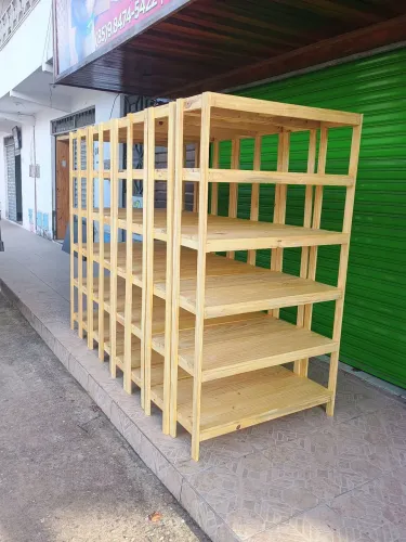 Estantes de Madeira Versátil 
