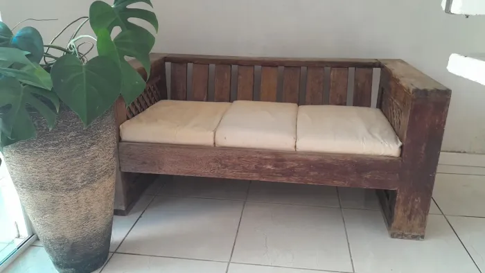 Banco de Madeira Rústico madeira maciça com Almofadas