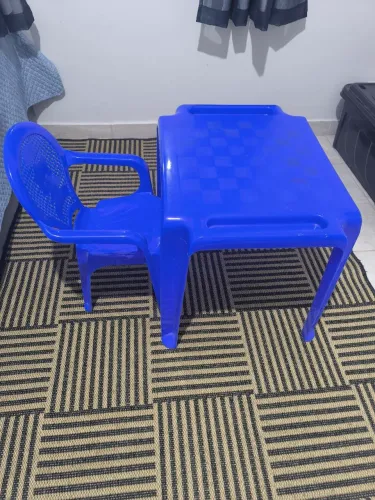 Mesa com cadeira