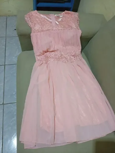 Vestidos de Festa com Detalhes em Renda