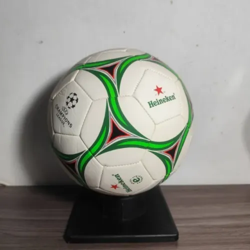 Bola Heineken Champions League