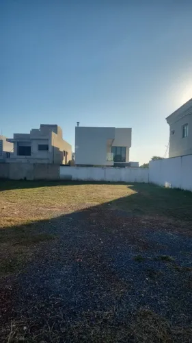 Vende-se terreno com 336m2 no Condomínio Belvedere II  em Cuiabá MT 