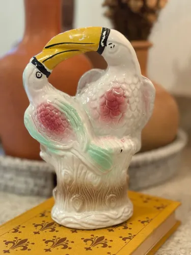 Escultura casal de tucanos Decorativa 18 cm de altura