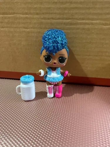 Decore com LOL Surprise Glitter Queen rara