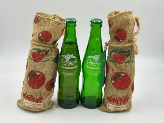 Garrafinha Comemorativa de Natal Coca-Cola Colecionável de Alumínio - Vermelha