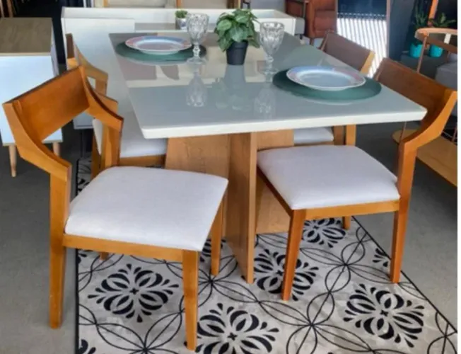 Conjunto Mesa de Jantar com 4 Cadeiras thor