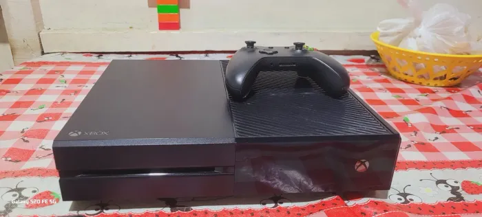 Vendo Xbox One fat com jogos