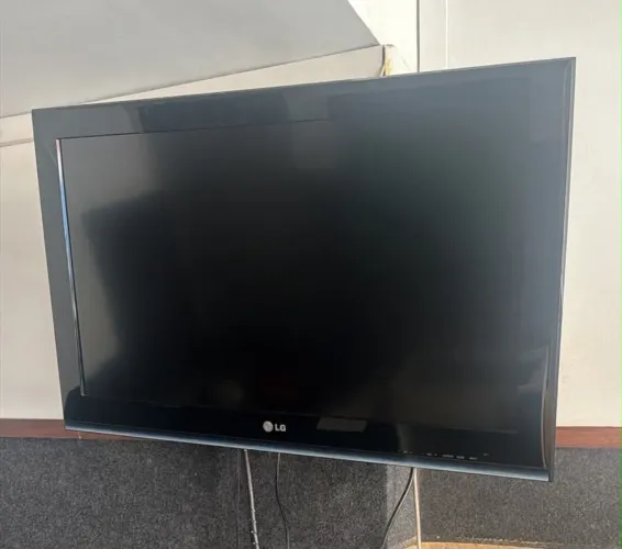 VENDO TV/MONITOR 32 POLEGADAS 2 EM 1! ÓTIMA OPORTUNIDADE!