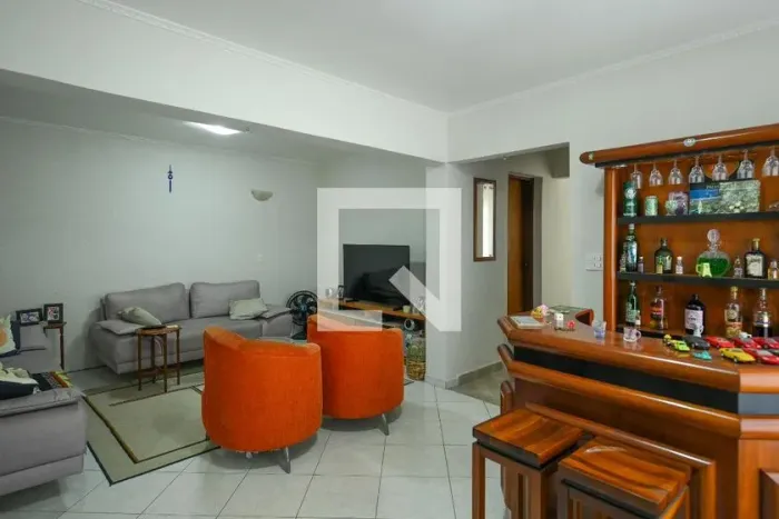 Casa à Venda - Vila Liviero, 3 Quartos, 220 m2