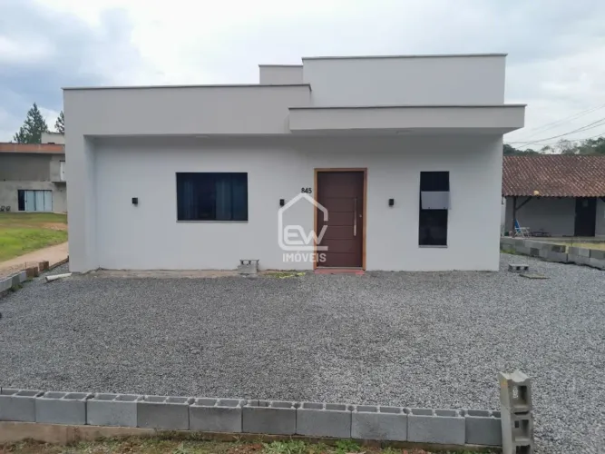 Casa com 60m² Semimobiliada em Schroeder, SC