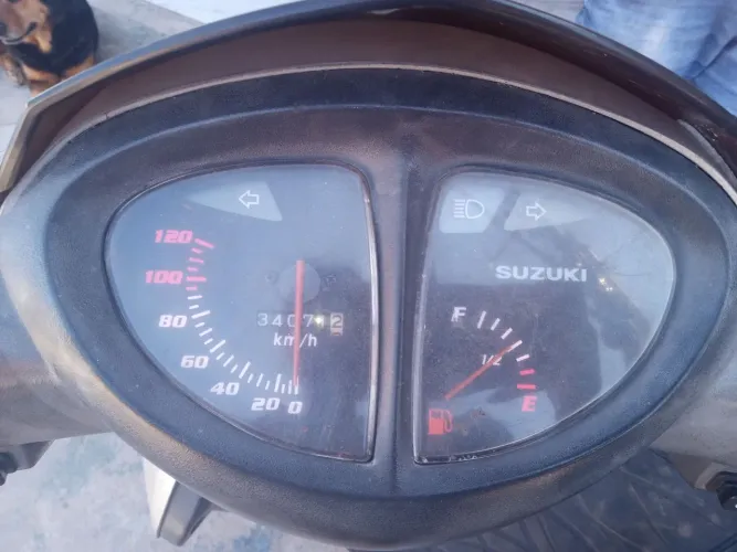 Vendo uma Burgman Suzuki 125