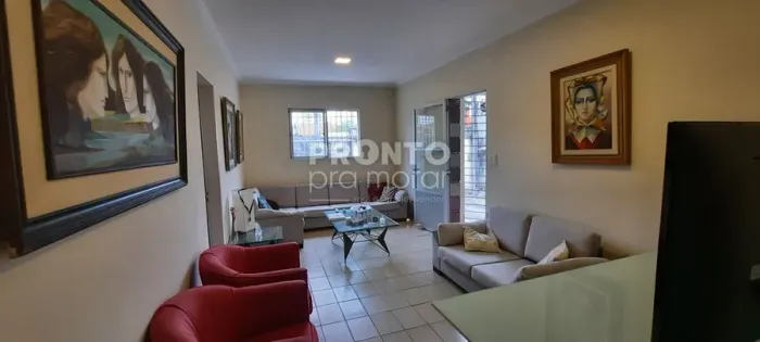Casa com 3 quartos em Tamarineira