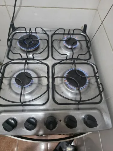 Fogão usado Brastemp inox por R$ 700.00 ( sem tampa de vidro)