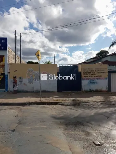 Lote Murado para Aluguel em Montes Claros - Bairro Maracanã, 300m²