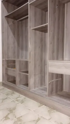 Guarda Roupas sem portas ótimo para closet.