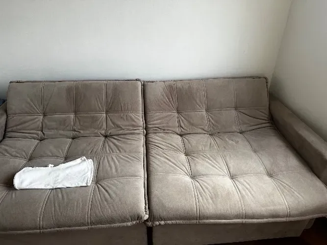 Sofá retrátil 8 meses de uso. Medida 2,10, buscar no bairro Caiçara BH
