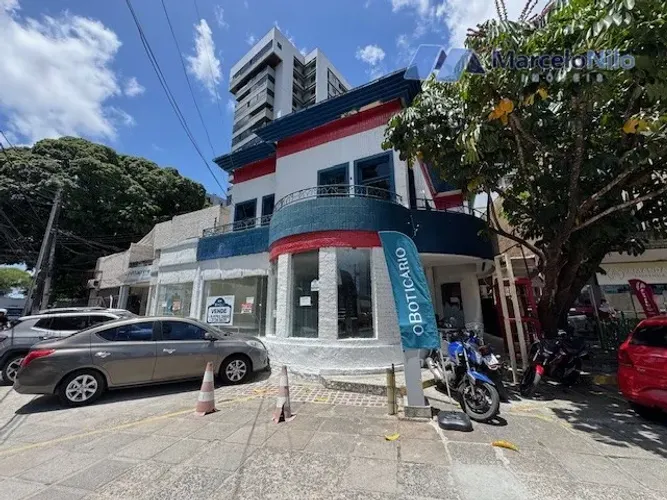 Casa Comercial no Derby Com 10 Salas e Vagas de Estacionamento