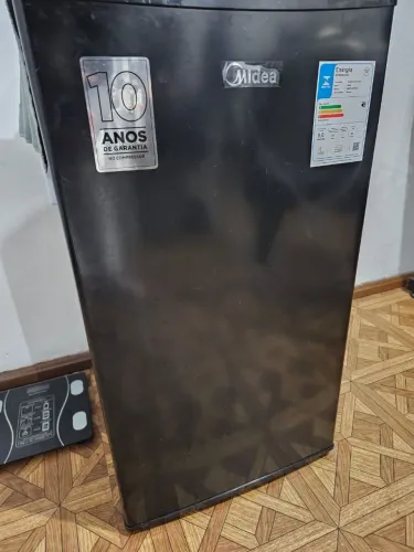 Frigobar 93 Litros Black Edition<br>Inverter Bivolt Midea Preto 110v/220v