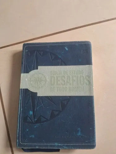 Biblia de Estudo Desafios de Todo Homem...