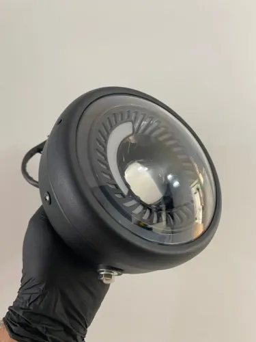 Farol Led motocicleta custom, estilo Bobber / Cafe Racer.
