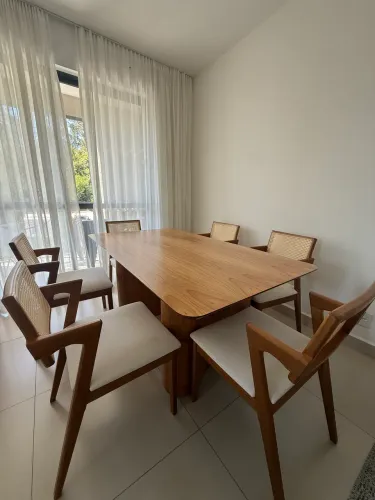 Mesa em madeira 6 lugares