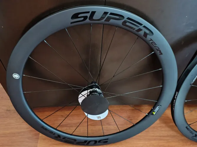 Rodas de carbono disc tubelles