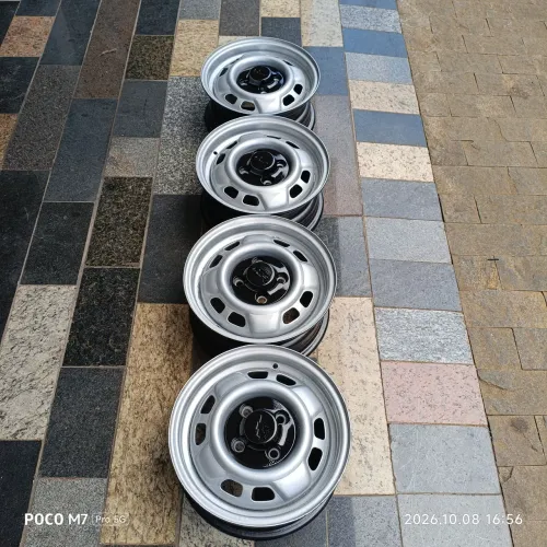 Vendo rodas Chevette DL muito boas!!