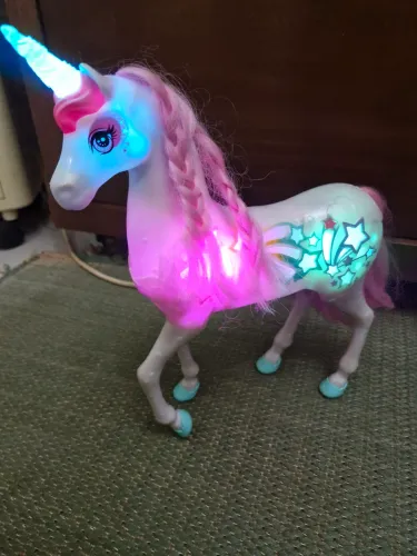 Unicórnio Barbie Dreamtopia - lindo, com som e luz