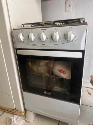Fogão Delicato com 4 bocas + forno
