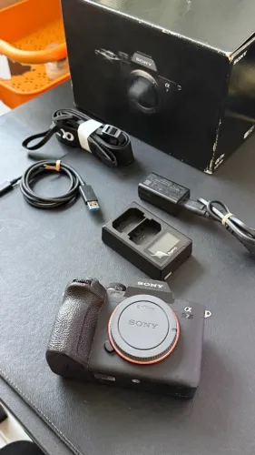 Sony A7iv - A74